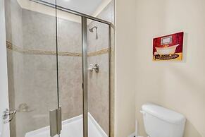 4891clock 4 Bedroom Townhouse