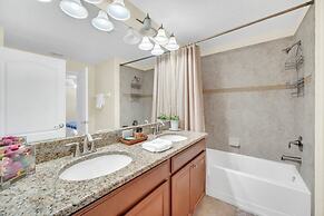 4891clock 4 Bedroom Townhouse