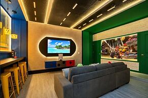 Dynamic 15 Bed With Character Bedrooms Pool, Spa! 15 Villa