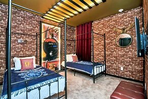 Dynamic 15 Bed With Character Bedrooms Pool, Spa! 15 Villa