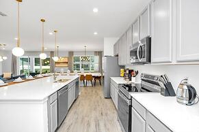 Dynamic 15 Bed With Character Bedrooms Pool, Spa! 15 Villa