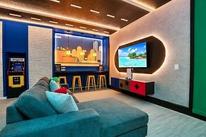 Dynamic 15 Bed With Character Bedrooms Pool, Spa! 15 Villa