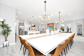 Dynamic 15 Bed With Character Bedrooms Pool, Spa! 15 Villa