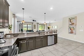 Relaxing Pool Home With Extra Space In #1 Resort! 8 Bedroom Villa