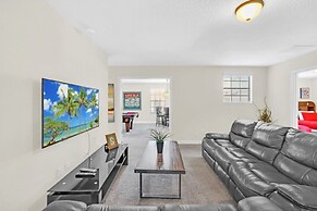 Relaxing Pool Home With Extra Space In #1 Resort! 8 Bedroom Villa