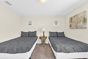 Relaxing Pool Home With Extra Space In #1 Resort! 8 Bedroom Villa