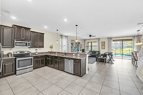 Relaxing Pool Home With Extra Space In #1 Resort! 8 Bedroom Villa