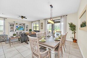 Relaxing Pool Home With Extra Space In #1 Resort! 8 Bedroom Villa