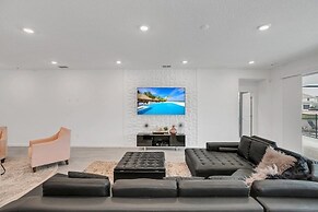 The Ultimate New 15 Bedroom at Veranda 2477Rama 15 Villa