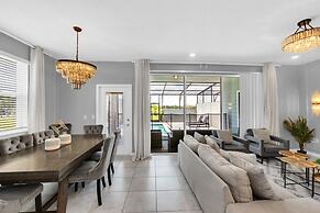 Little Mermaid Theme Bed Luxury 5 Bed Pool Home! 5 Bedroom Villa