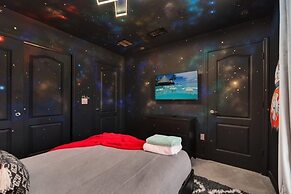 Little Mermaid Theme Bed Luxury 5 Bed Pool Home! 5 Bedroom Villa