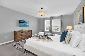 Little Mermaid Theme Bed Luxury 5 Bed Pool Home! 5 Bedroom Villa