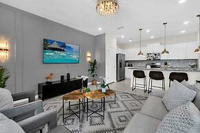 Little Mermaid Theme Bed Luxury 5 Bed Pool Home! 5 Bedroom Villa