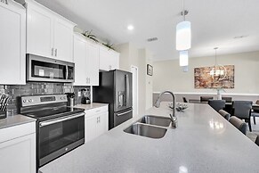 4977windermere 4 Bedroom Townhouse