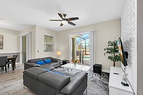 4977windermere 4 Bedroom Townhouse