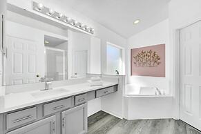 Blue Spa Private Pool Home With Game Room! 4 Bedroom Villa