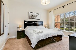 4 Bed Pool Home With 1 K, 2 Q, 1 Twin Bedroom 4 Townhouse