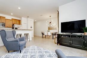 4 Bed Pool Home With 1 K, 2 Q, 1 Twin Bedroom 4 Townhouse