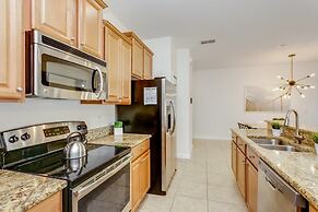 4 Bed Pool Home With 1 K, 2 Q, 1 Twin Bedroom 4 Townhouse