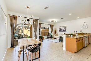 4 Bed Pool Home With 1 K, 2 Q, 1 Twin Bedroom 4 Townhouse