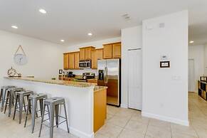 4 Bed Pool Home With 1 K, 2 Q, 1 Twin Bedroom 4 Townhouse