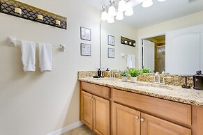 4 Bed Pool Home With 1 K, 2 Q, 1 Twin Bedroom 4 Townhouse