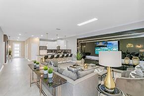 4552target 9 Bedroom Home