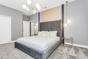 4552target 9 Bedroom Home