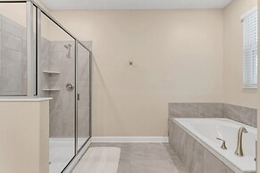 4552target 9 Bedroom Home