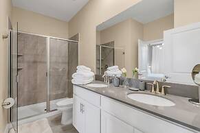 4552target 9 Bedroom Home