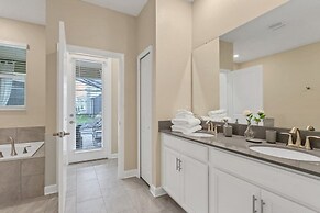 4552target 9 Bedroom Home