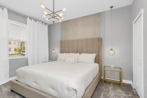 4552target 9 Bedroom Home