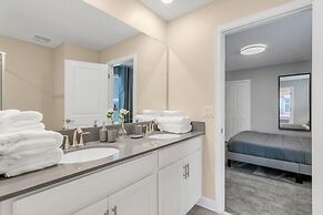 4552target 9 Bedroom Home