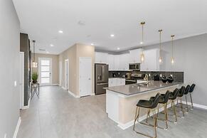 4552target 9 Bedroom Home