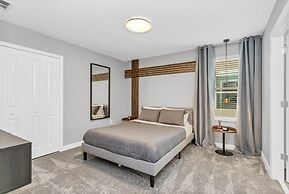 4552target 9 Bedroom Home