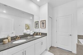 2940 Penel 9 Bedroom Home