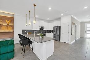 2940 Penel 9 Bedroom Home