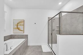 2940 Penel 9 Bedroom Home