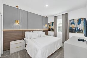 2940 Penel 9 Bedroom Home