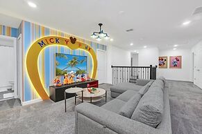 2940 Penel 9 Bedroom Home