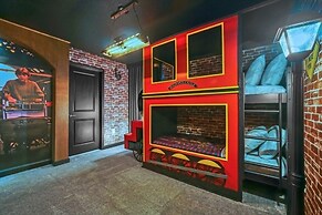 2940 Penel 9 Bedroom Home