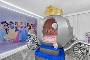 2940 Penel 9 Bedroom Home