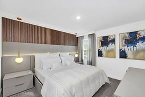 2940 Penel 9 Bedroom Home