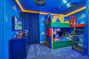 2940 Penel 9 Bedroom Home