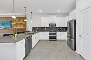 2940 Penel 9 Bedroom Home