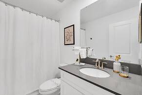 2940 Penel 9 Bedroom Home