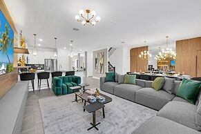 2940 Penel 9 Bedroom Home