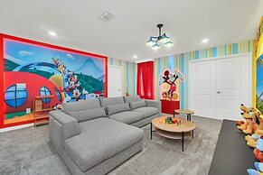 2940 Penel 9 Bedroom Home