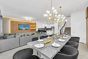 2940 Penel 9 Bedroom Home