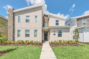 2940 Penel 9 Bedroom Home